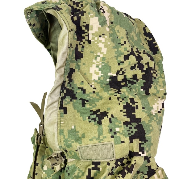US Navy NWU Type III GORE-Tex Working Parka
Green Digital Camo Full Zip
Jacket - Picture 4 of 6